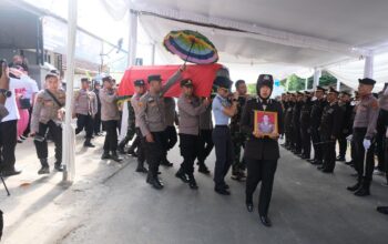 Wakapolres Tulang Bawang Barat Pimpin Pemakaman Iptu Dr. Amir Hamzah,S.H.,M.H Kapolsek Gunung Agung