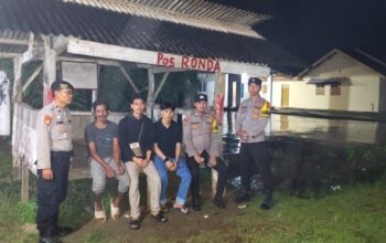 Personil Polsek Tulang Bawang Tengah, Gelar Patroli Siskamling dinihari Guna Cegah Gangguan Kamtibmas