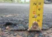 Lapor Pak Prabowo, Peningkatan jalan Tiyuh Tirta Kencana Terkesan Asal Jadi Tuai Sorotan Masyarakat.