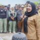 Wali Kota Bandar Lampung, Hj. Eva Dwiana Salurkan Bantuan Beras bagi Keluarga Penerima Manfaat di Kecamatan Teluk Betung Selatan