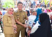 Pemkot Bandar Lampung Salurkan Bantuan Beras untuk Warga Tanjung Karang Barat Jelang Idul Fitri