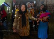 Wali Kota Eva Dwiana Salurkan Bantuan untuk Warga Terdampak Banjir di Way Halim