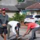 Nadirsyah Turun Langsung Pimpin Perbaikan Jalan di Pulung Kencana-Simpang PU