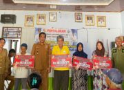 Pemerintah Tiyuh Bujung Dewa Salurkan BLT Dana Desa kepada 10 KPM