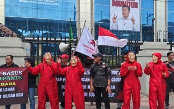 Selain Mundur Dari kepengurusan Golkar, Nusron disarankan Mundur Sebagai Menteri.